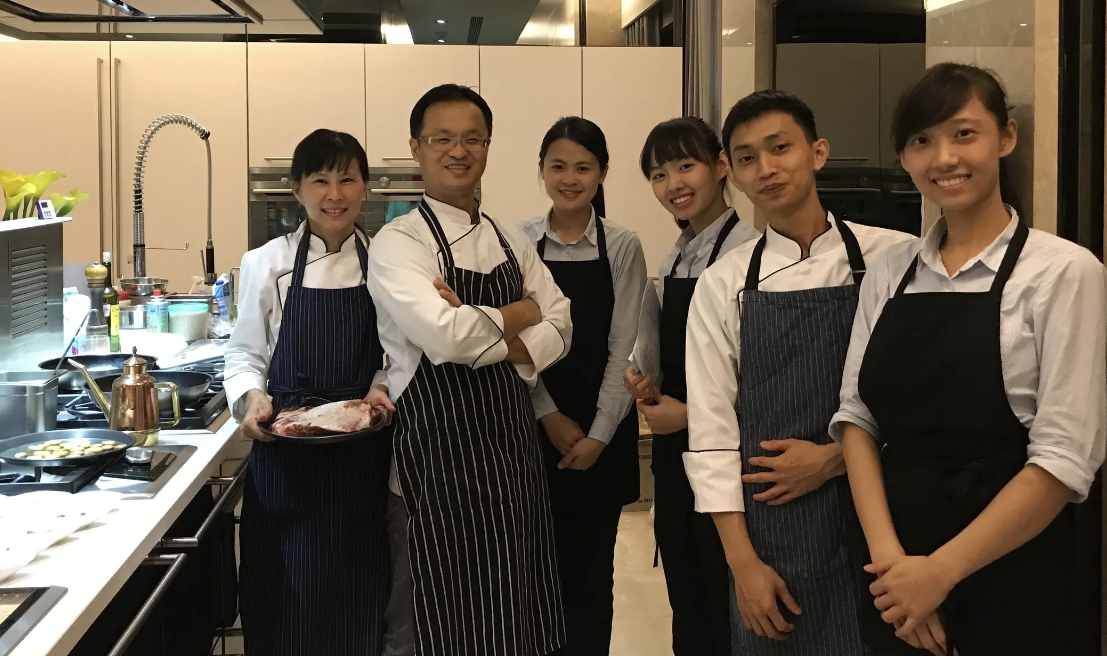 桑卓主廚與桑卓咖啡研究學院團隊合照
